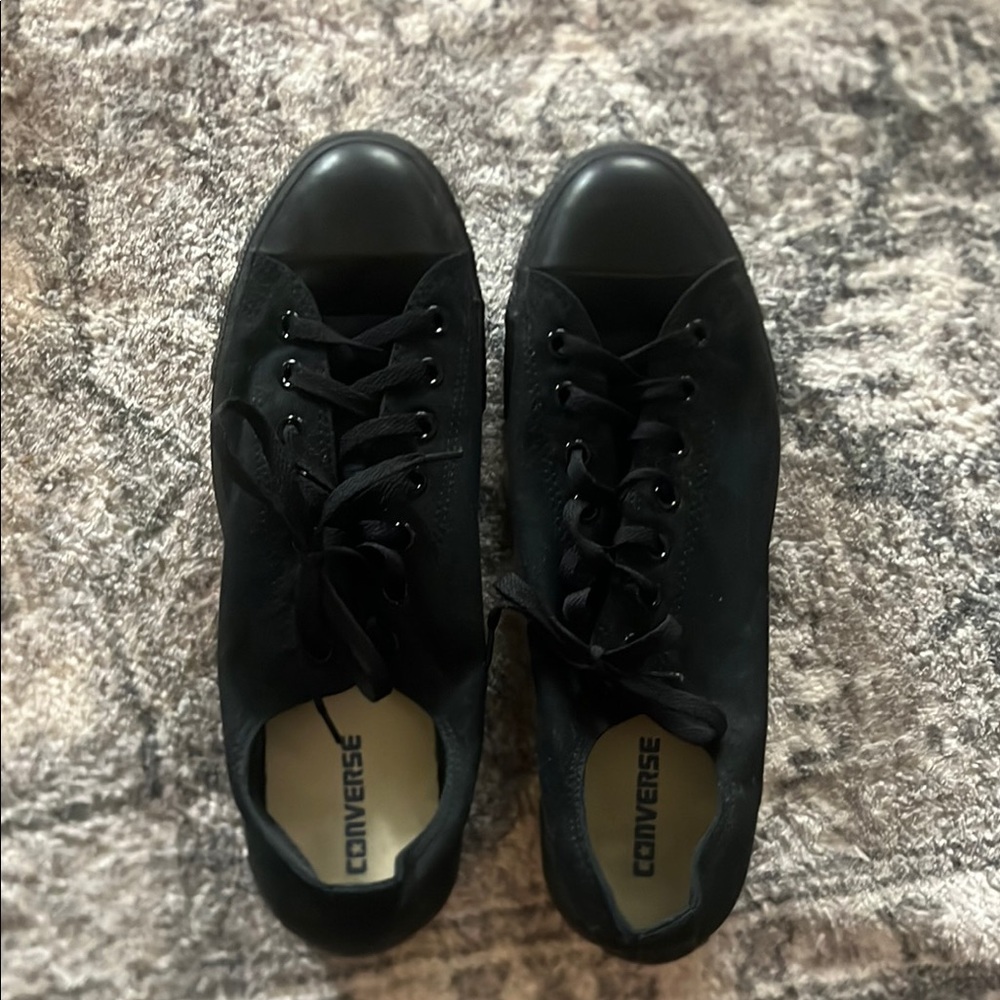 Converse Black Low-Top Sneakers Classic Casual Style
